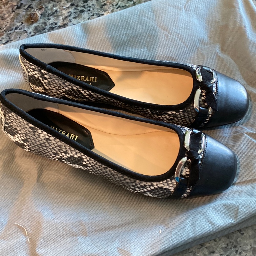 Isaac Mizrahi Flats-Snakeskin Black Style-New. Gifted-not my style. Spotless.